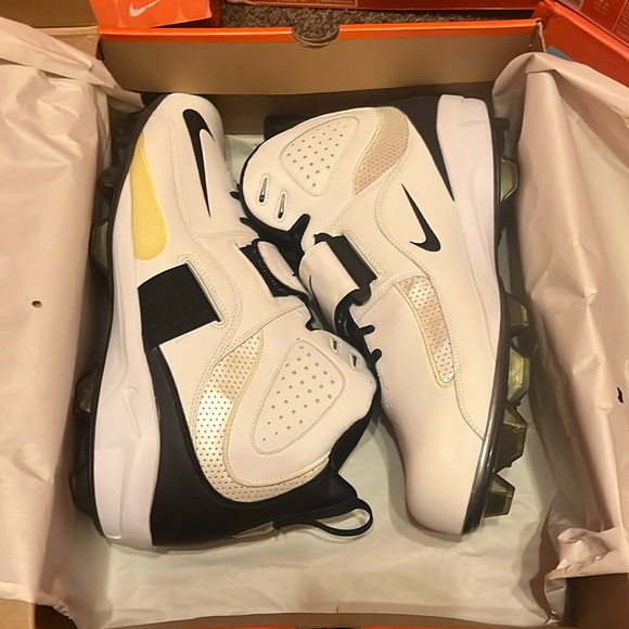 Nike air zoom boss shark football cleats white black metallic silver 310964 101